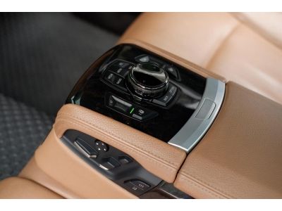 BMW Series 7 3.0 diesel V6 twin turbo Auto ปี 2015 จด 2018 รูปที่ 11